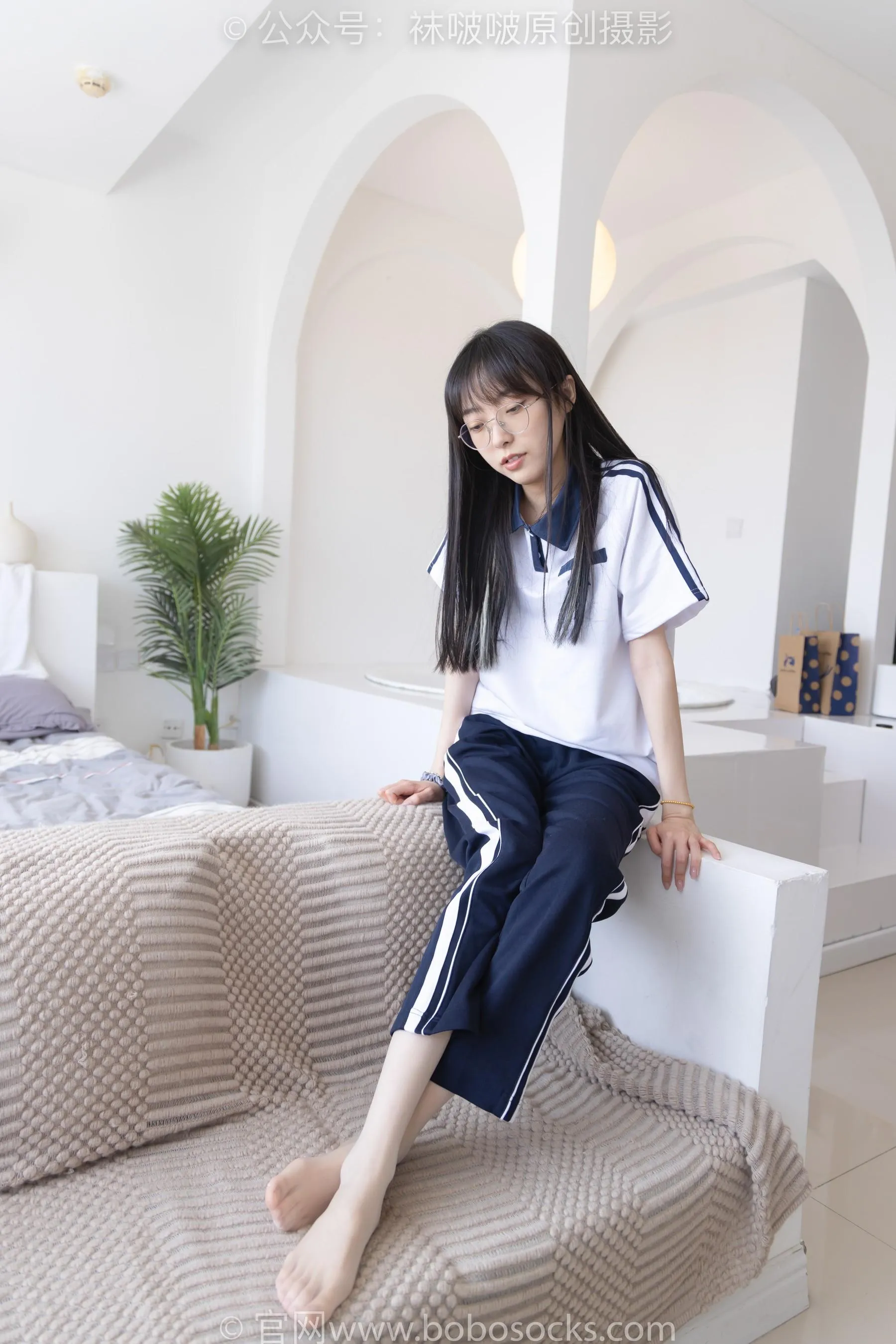 [BoBoSocks袜啵啵]NO.207 稚予-aj板鞋、白棉袜、油亮白丝、校服裤里丝[23] [53P]插图9